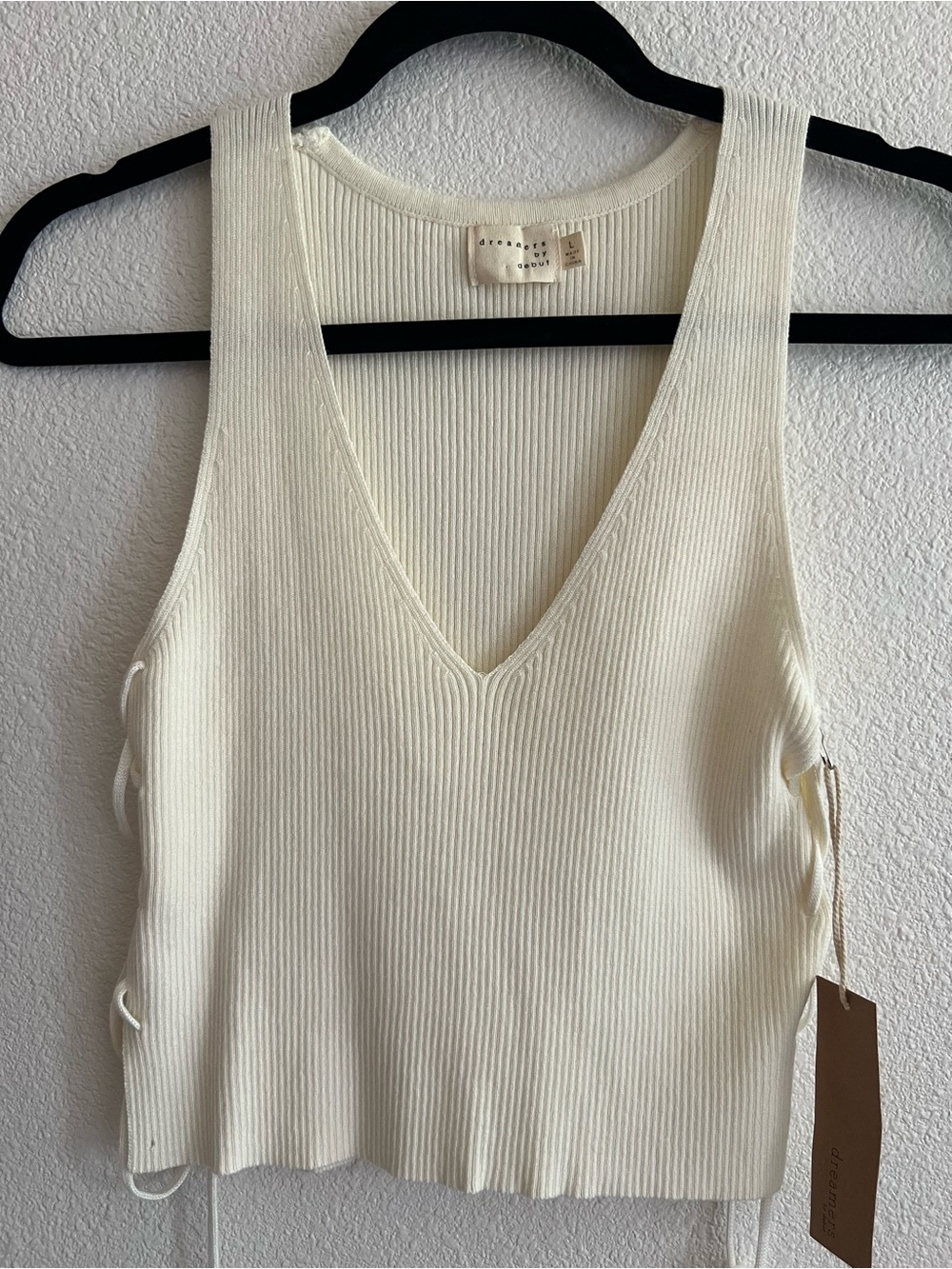 Aritzia Ribbed V-Neck Tank Top in Cream